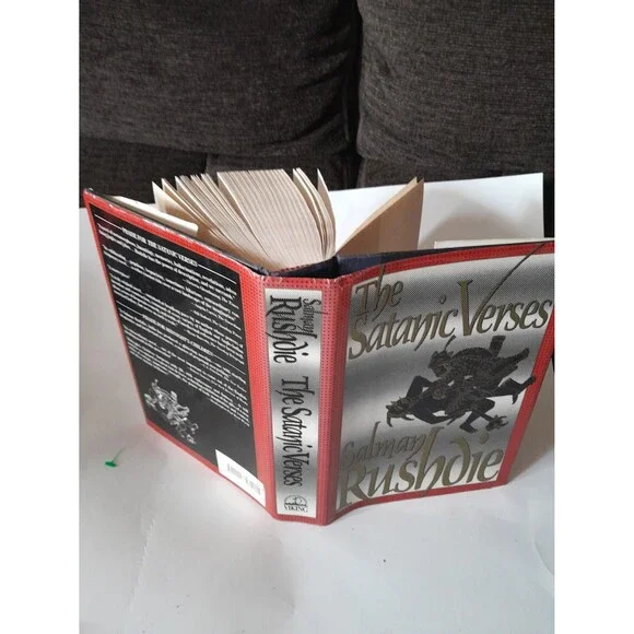Hardcover Novel Satanic Verses by Salman Rushdie 1989 - Picture 4 of 5